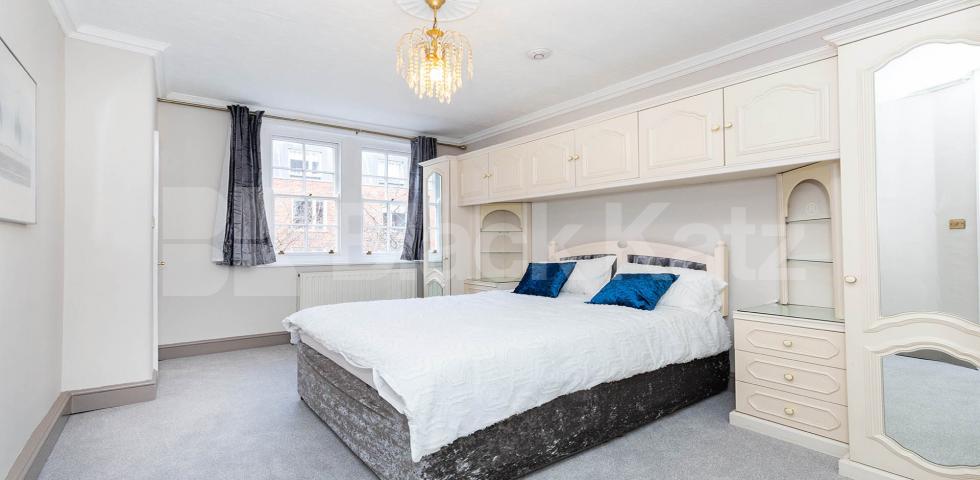 			LOCATION LOCATION LOCATION!, 1 Bedroom, 1 bath, 1 reception Flat			 Sandwich street, Rusell Square